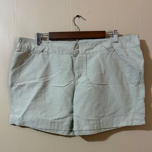 Columbia Women's Cargo Khaki Shorts